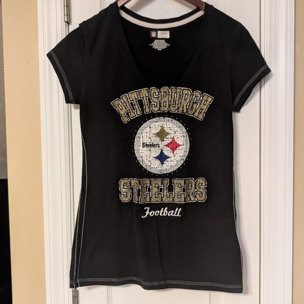 Women's Slim Fit Pittsburgh Steelers Football V-neck T-Shirt